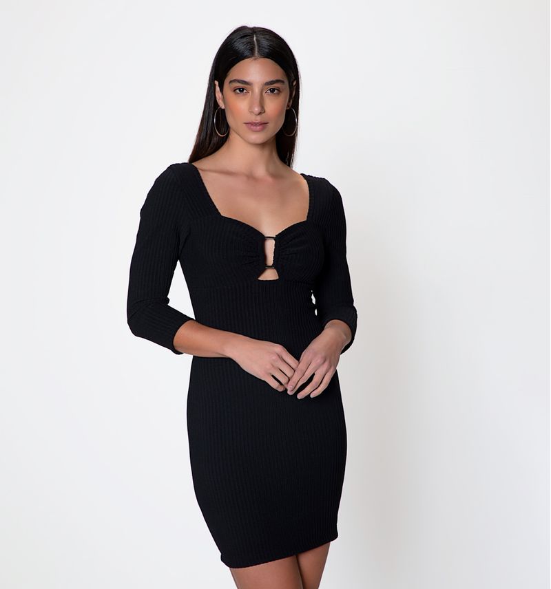 Vestido corto manga 3/4 copa con herraje