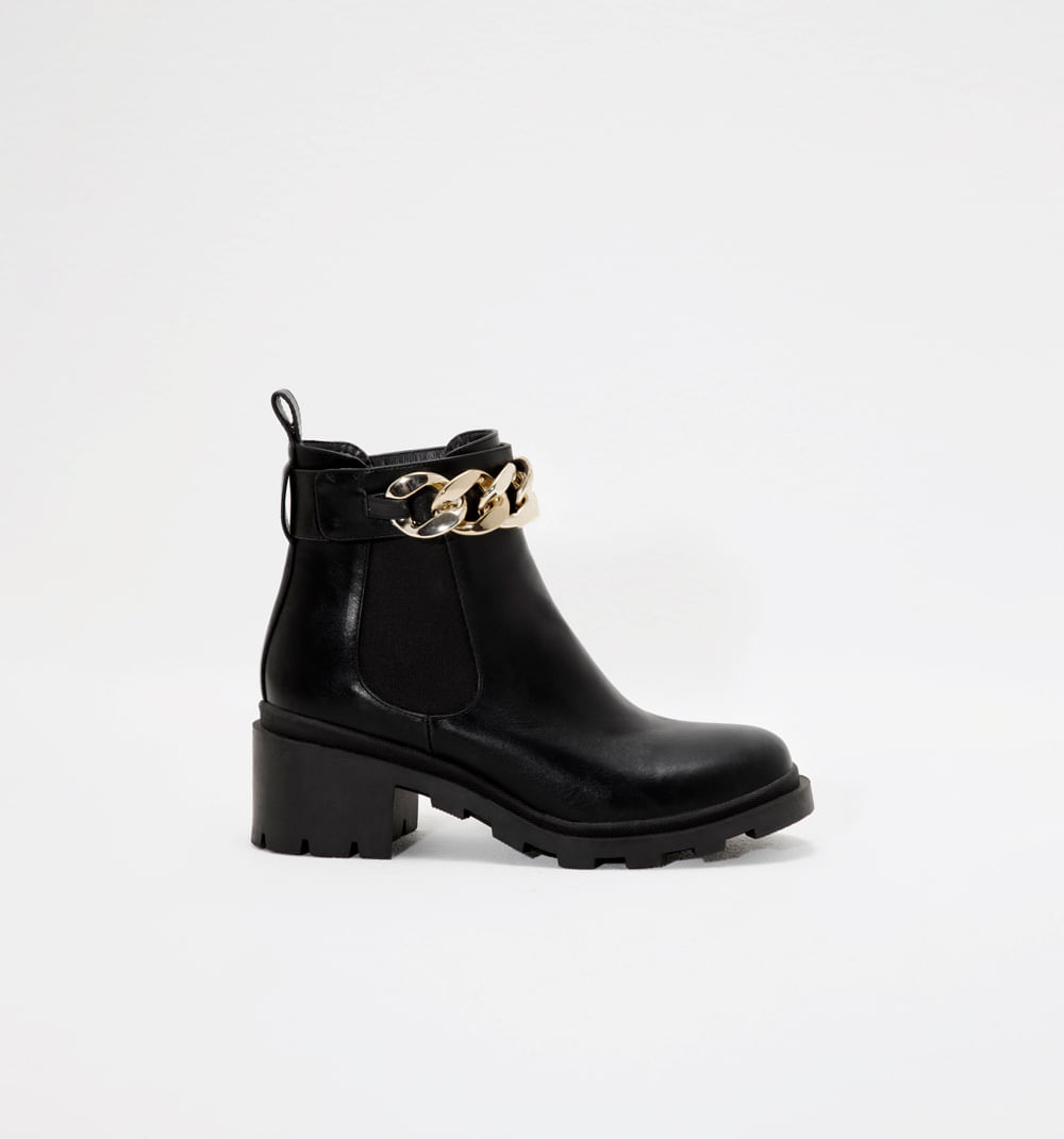 Botin con detalle en cadena