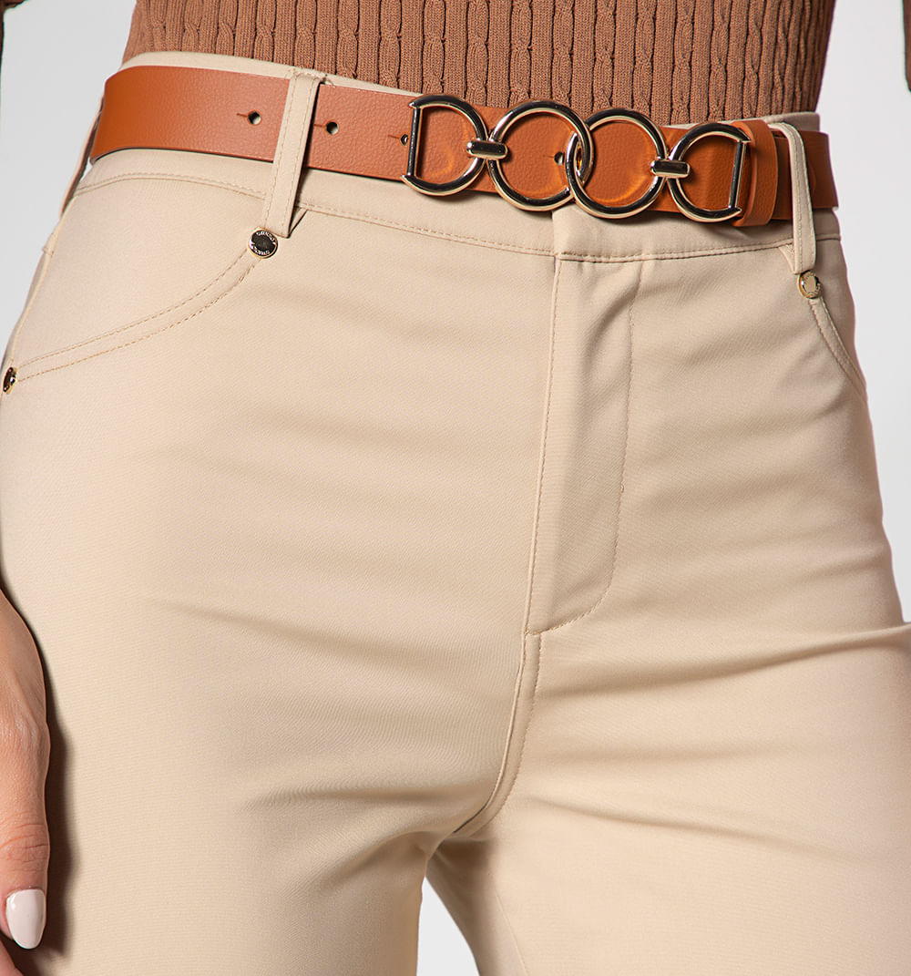 pantalón semicampana con correa