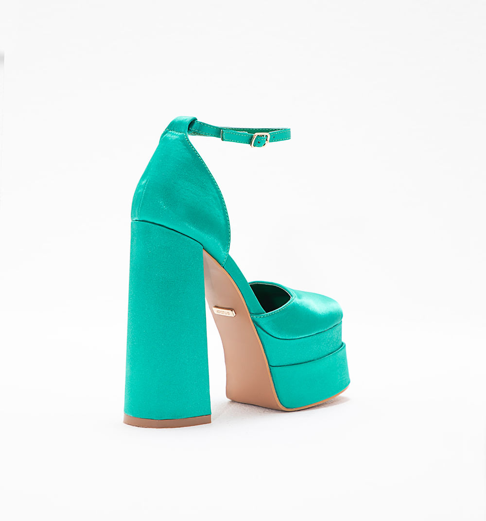 Tacones cerrados de discount plataforma