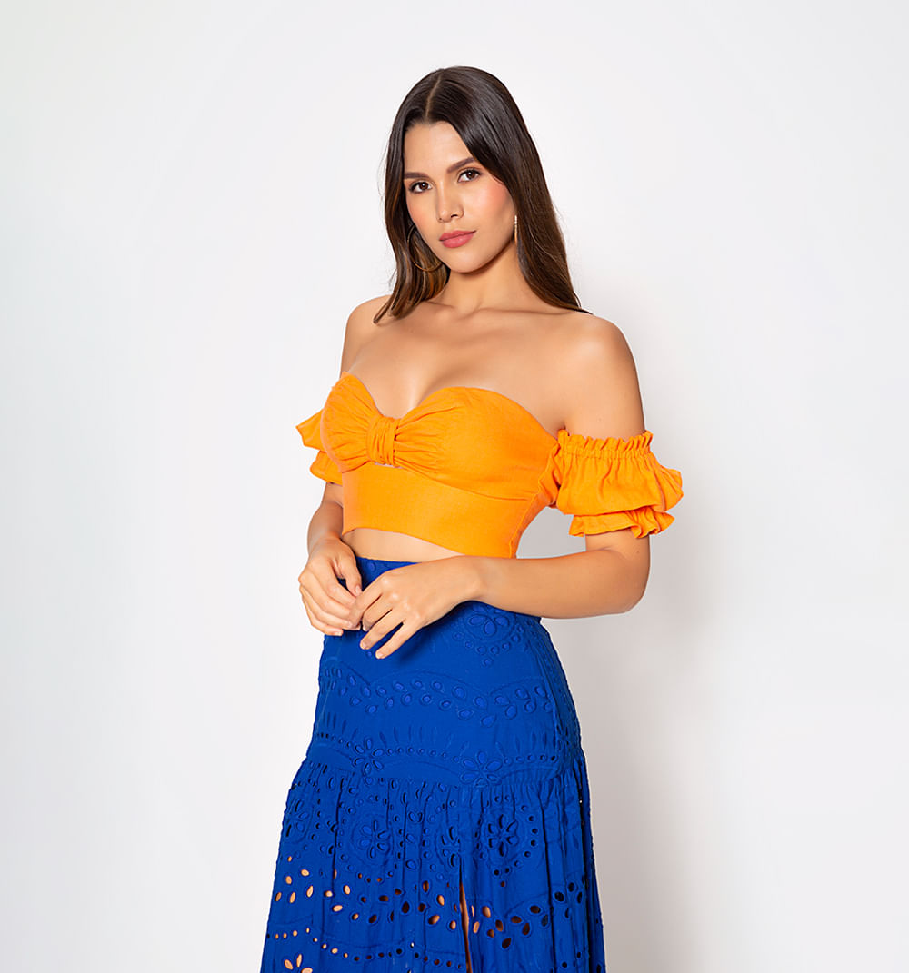 Blusa crop manga corta con hombros descu