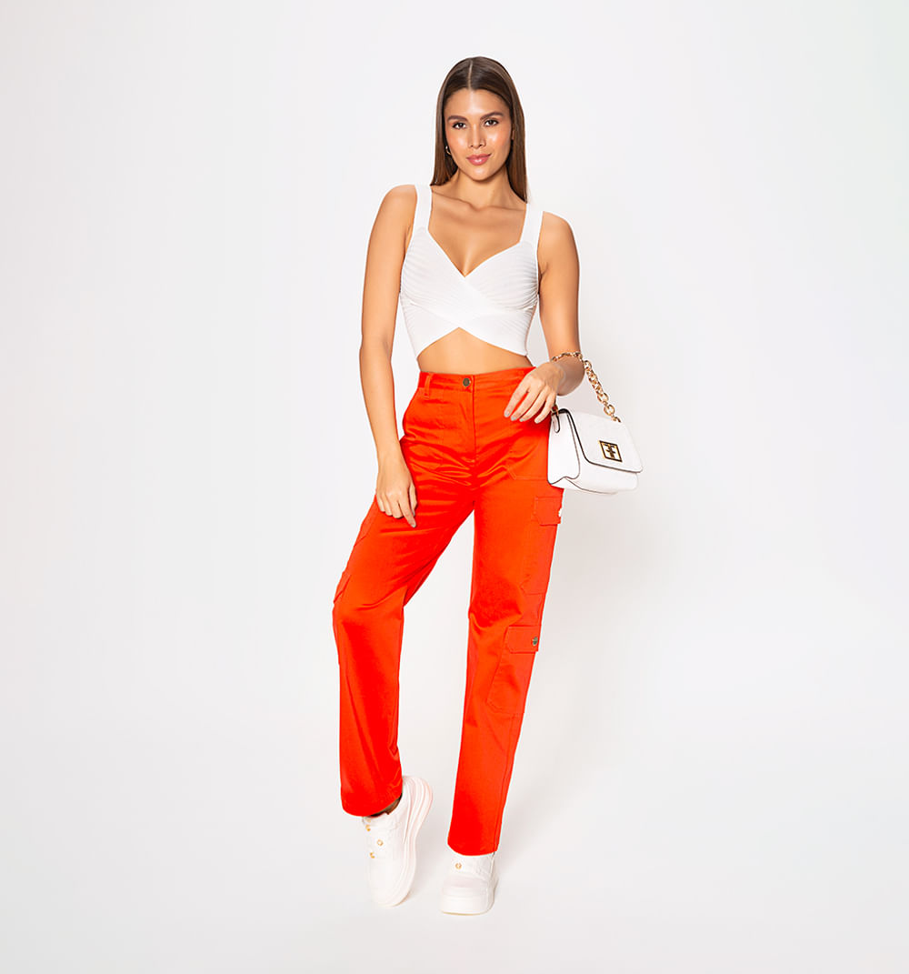 Pantalon tipo cargo bota recta