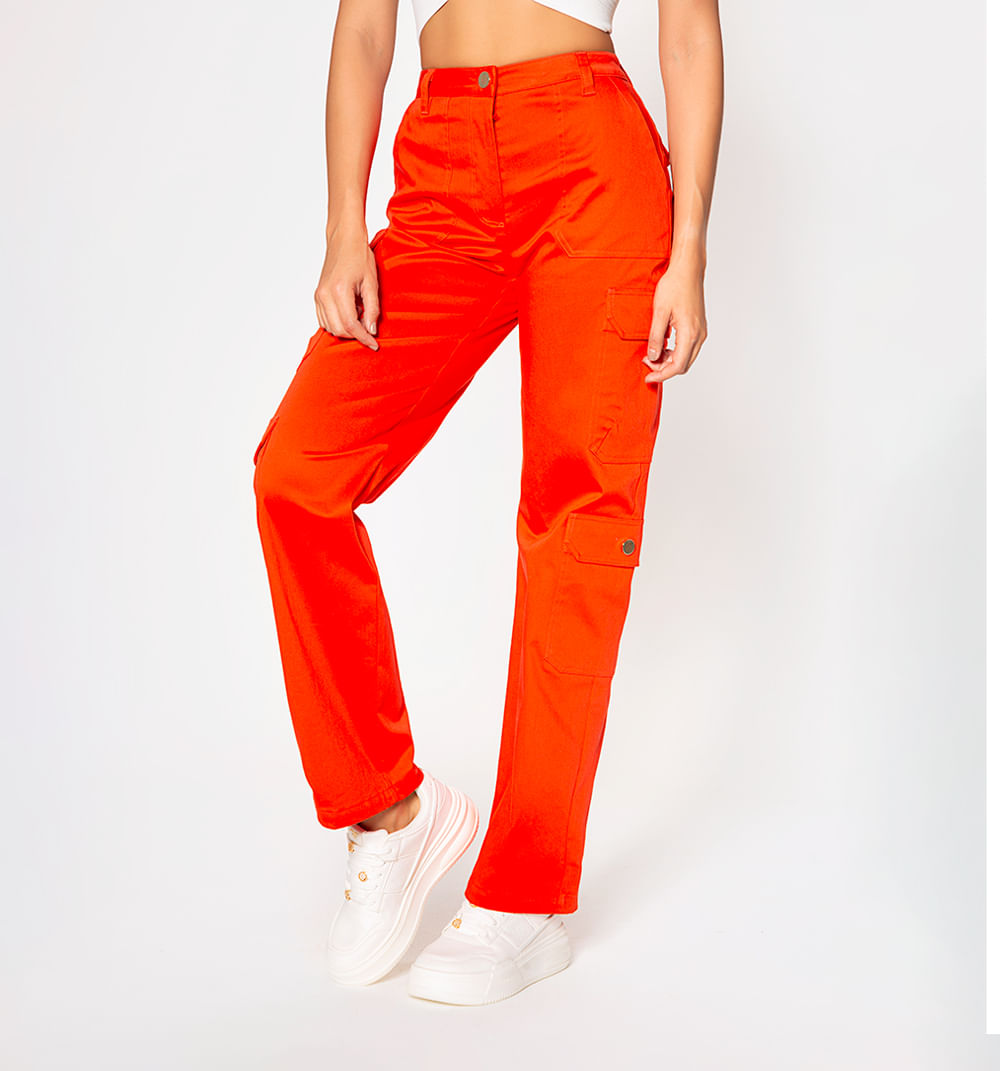 Pantalon tipo cargo bota recta