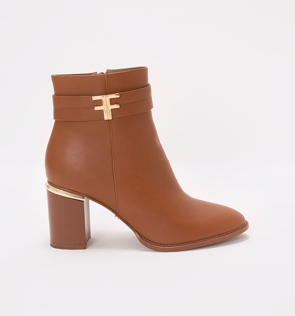 Botin  con herraje ff lateral