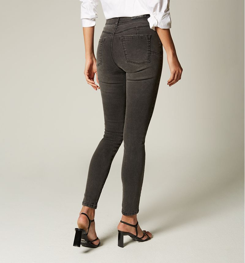 -stfch-producto-UltraSlimFit-NEGRO-S740447-4