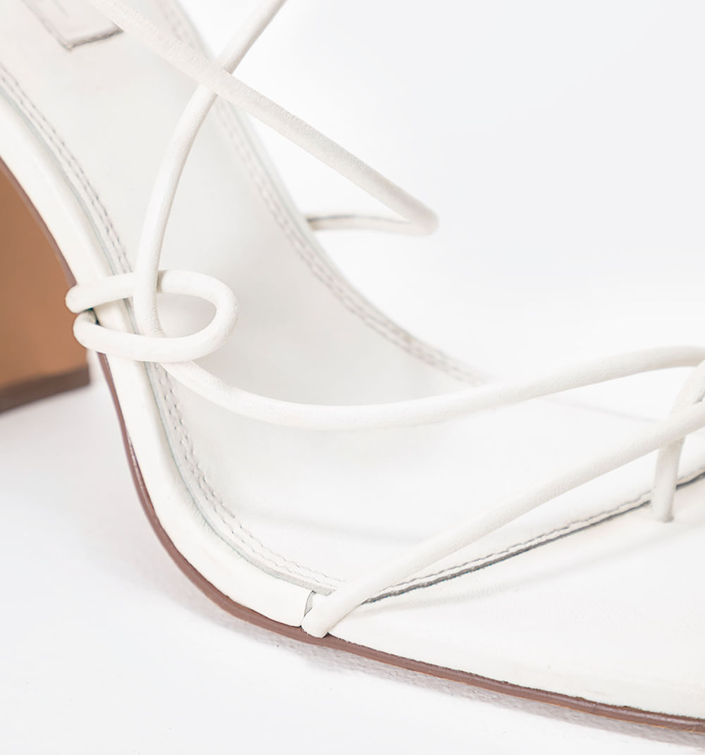 Sandalia tacon de cuero capella tiras