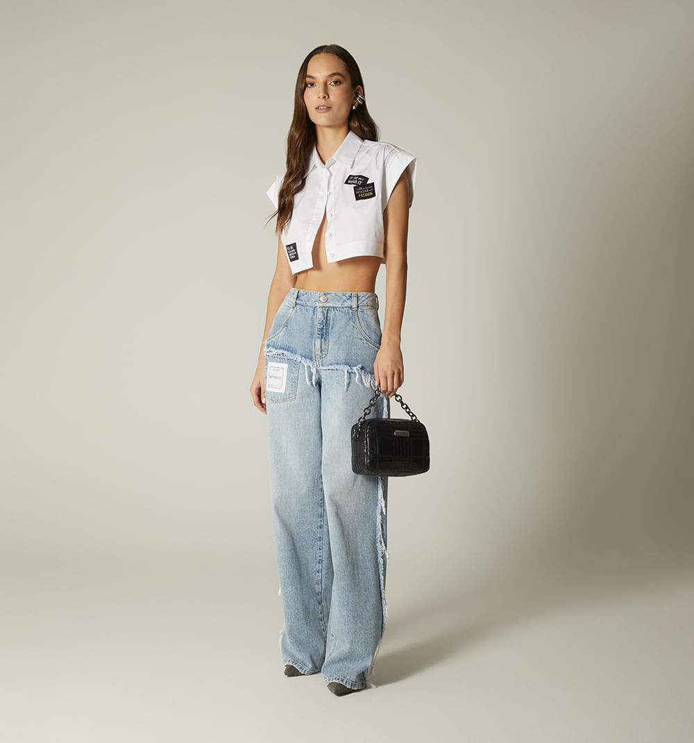 Blusa manga rodada marquillas expuesta