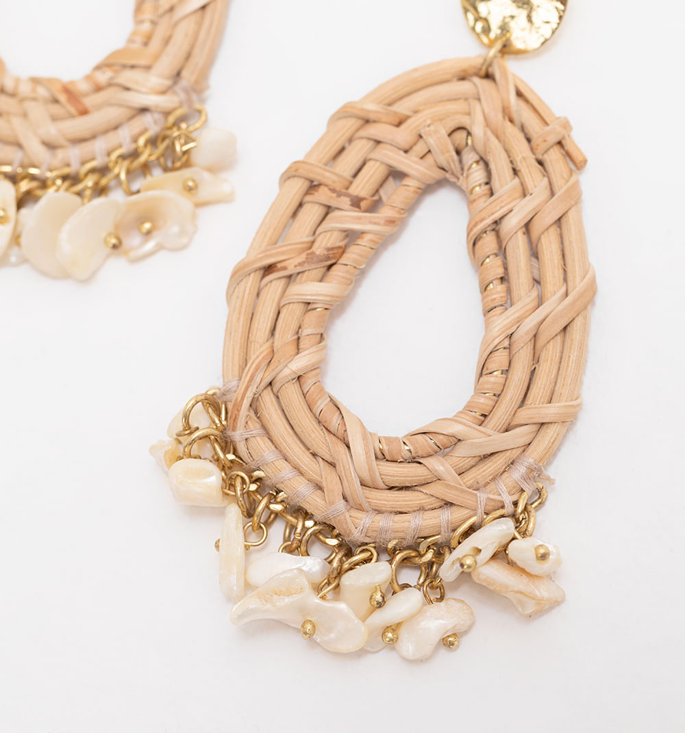 Aretes organicos con perlas, chaquiras y lurex