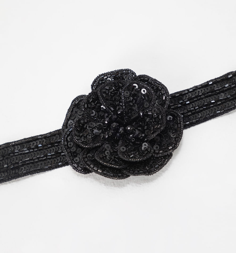 Collar chocker rosa lentejuelas y canutillos