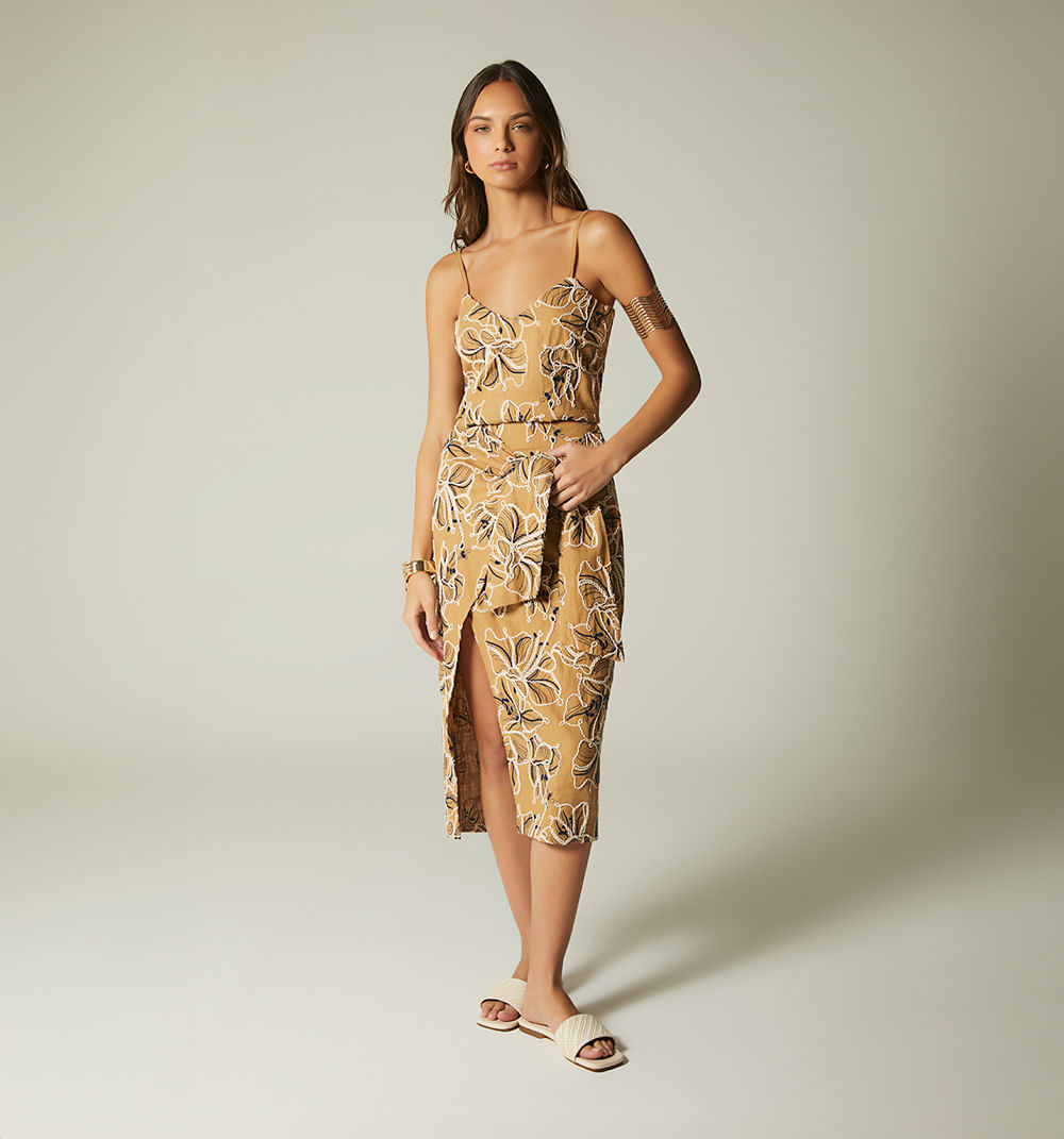 Falda midi con aberturta