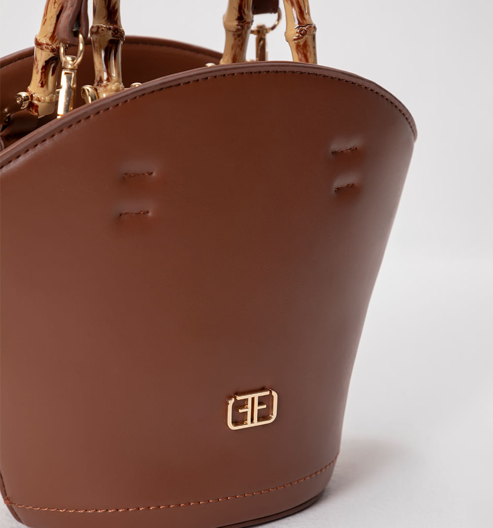 Bolso de mano con asa de aspecto bambu