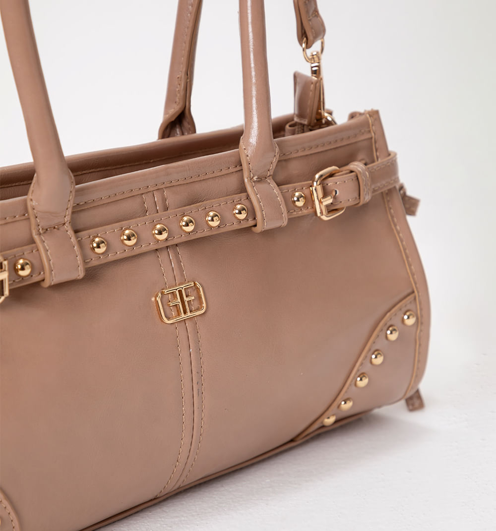 Bolso de hombro mediano con asa larga