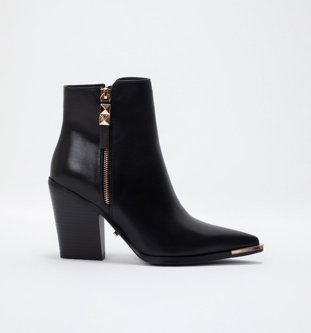 Botin con puntera metalica