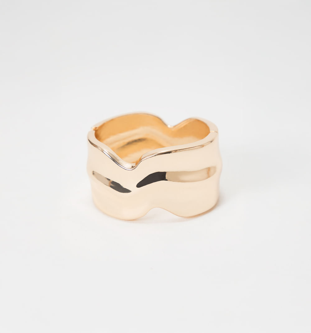 Brazalete con relieve