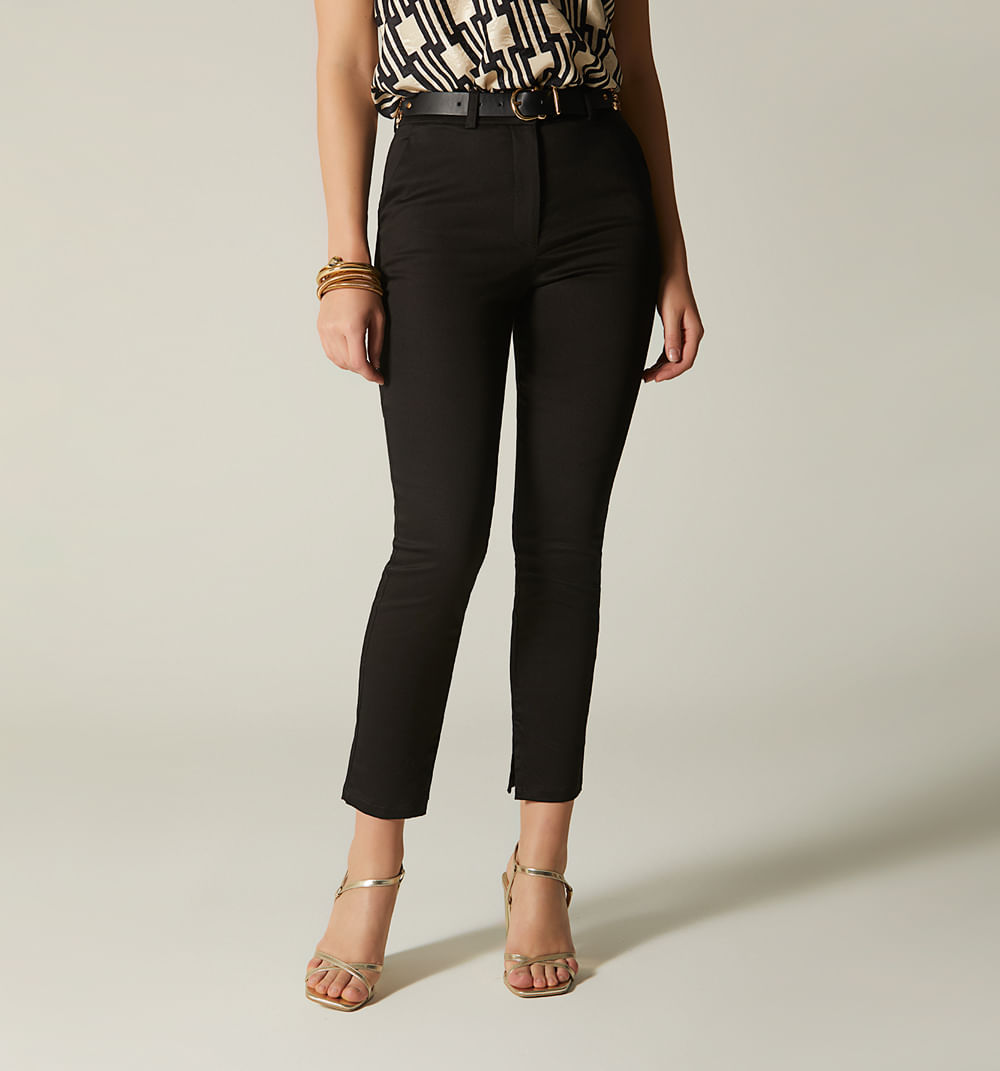 Pantalon chino tiro alto con correa