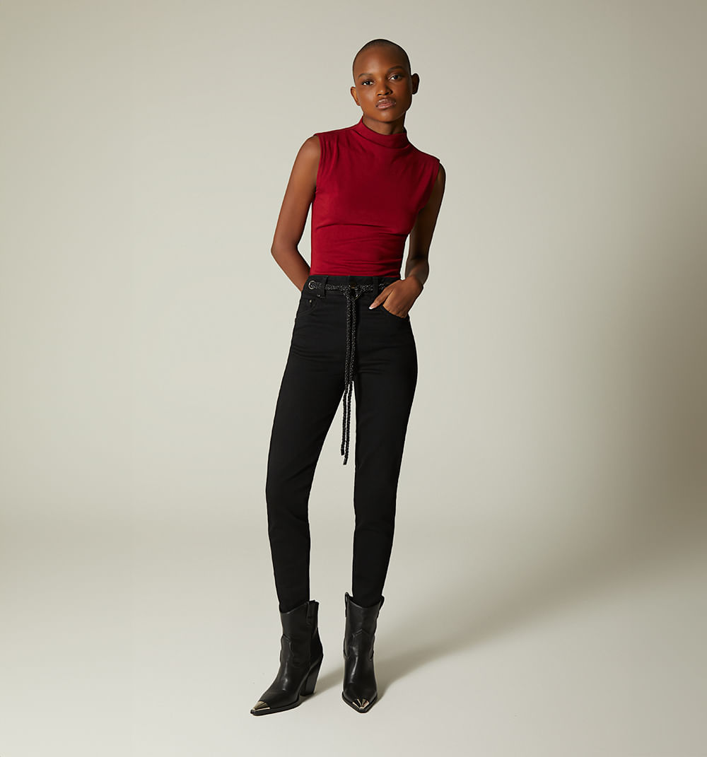 Blusa manga rodada cuello alto seguido