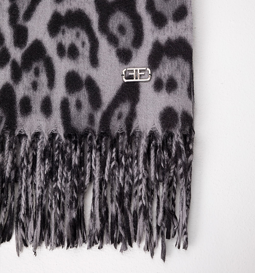 Pashmina animal print con flecos