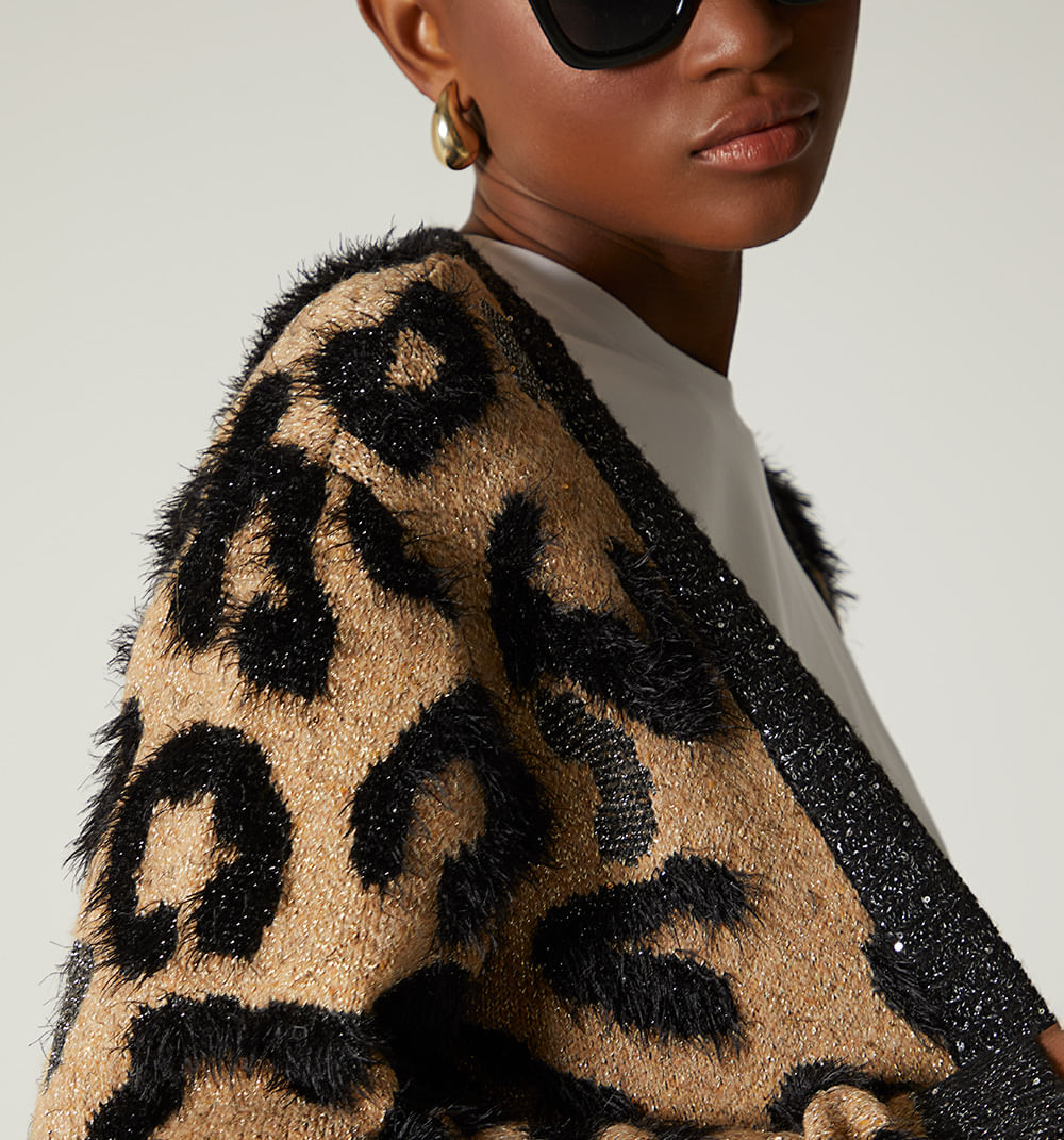 Sobretodo tejido animal print