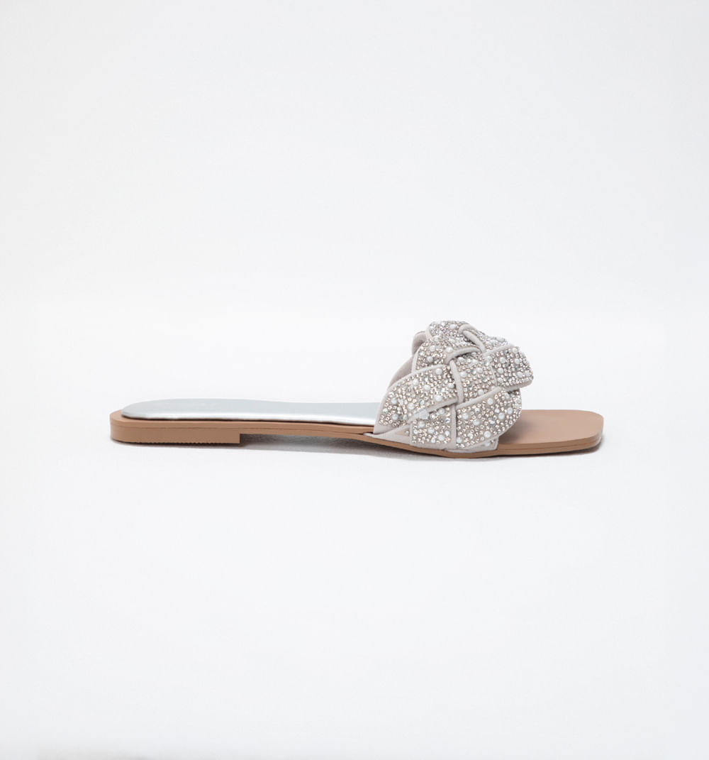 Sandalia plana con entrelazado