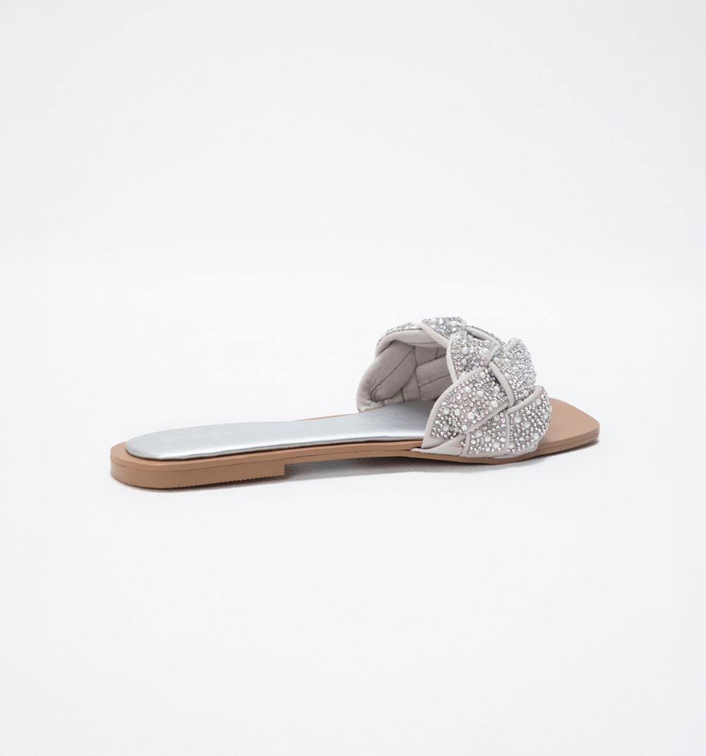 Sandalia plana con entrelazado