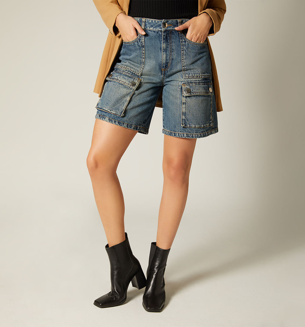 Bermuda tiro alto con bolsillos