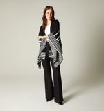 PONCHO-NEGRO-S322236A-1