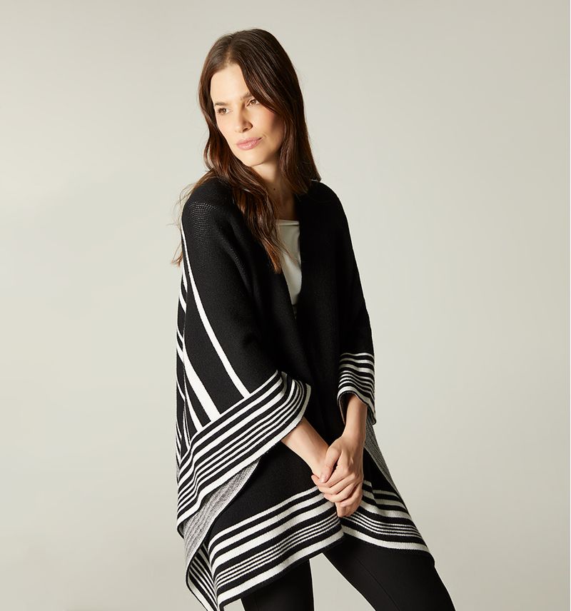 PONCHO-NEGRO-S322236A-2