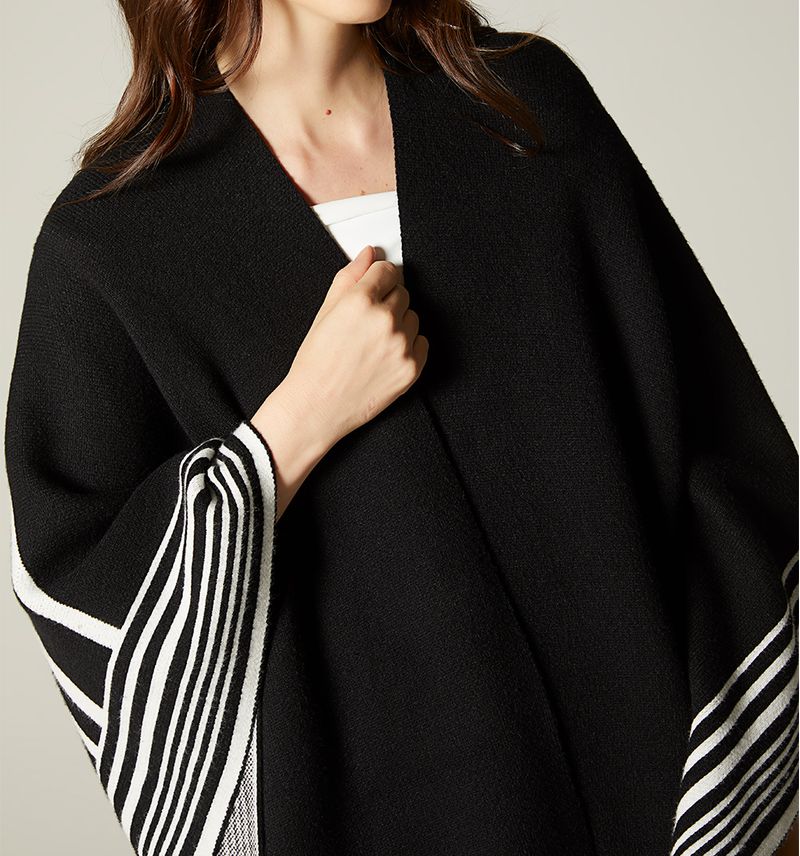 PONCHO-NEGRO-S322236A-3