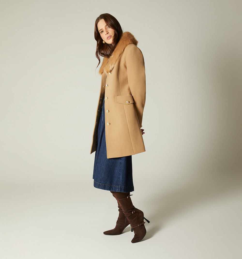 Gaban con pelo en el cuello