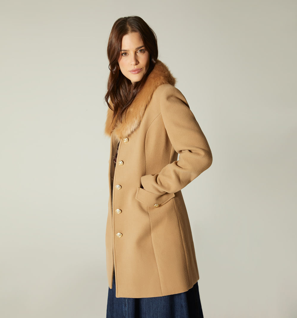 Gaban con pelo en el cuello