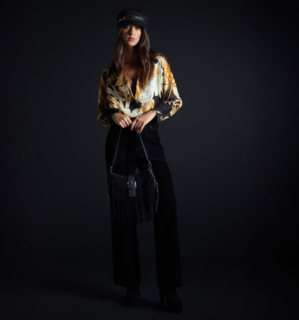 Pantalón tiro alto con corte en contrast