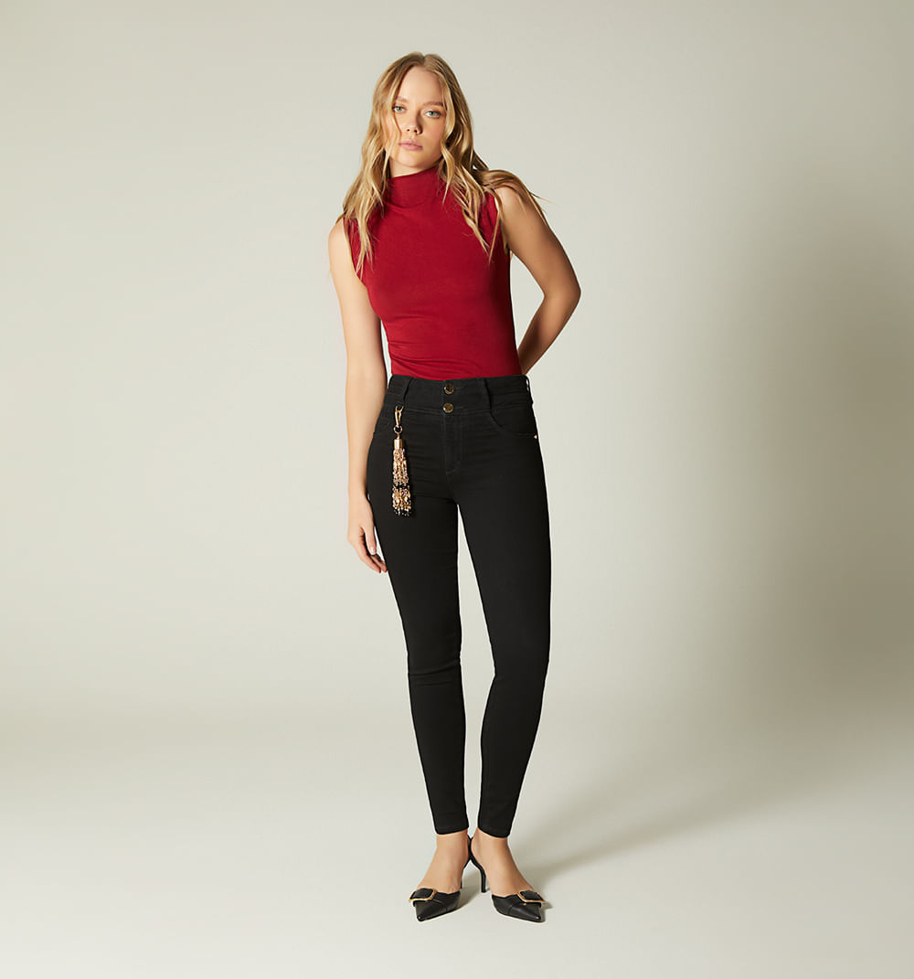 Jean ultraslim tiro alto levantacola bor