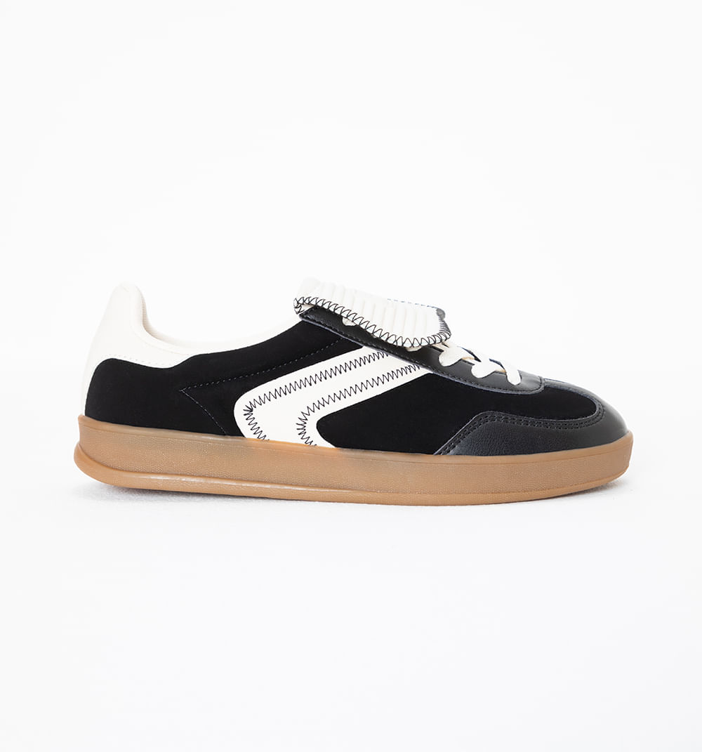 Tenis en contraste con maxi deatlle