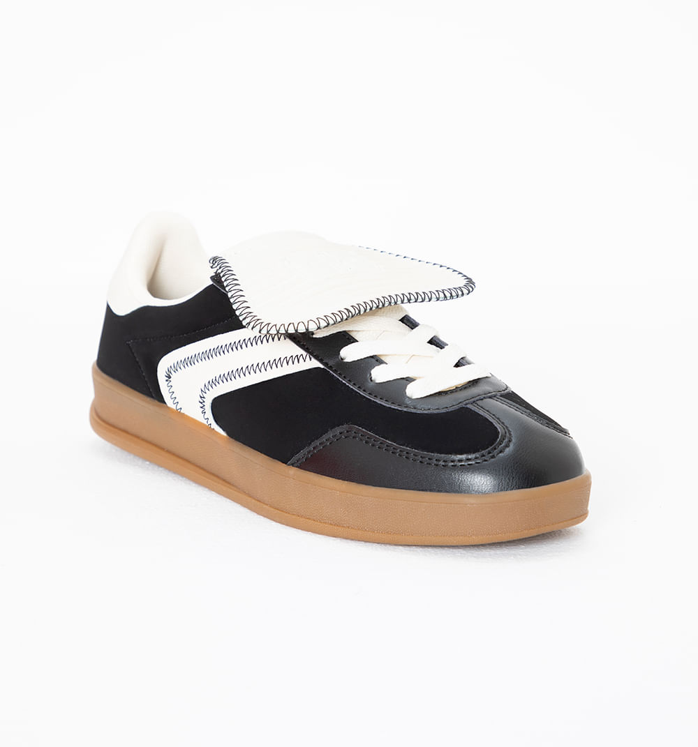 Tenis en contraste con maxi deatlle