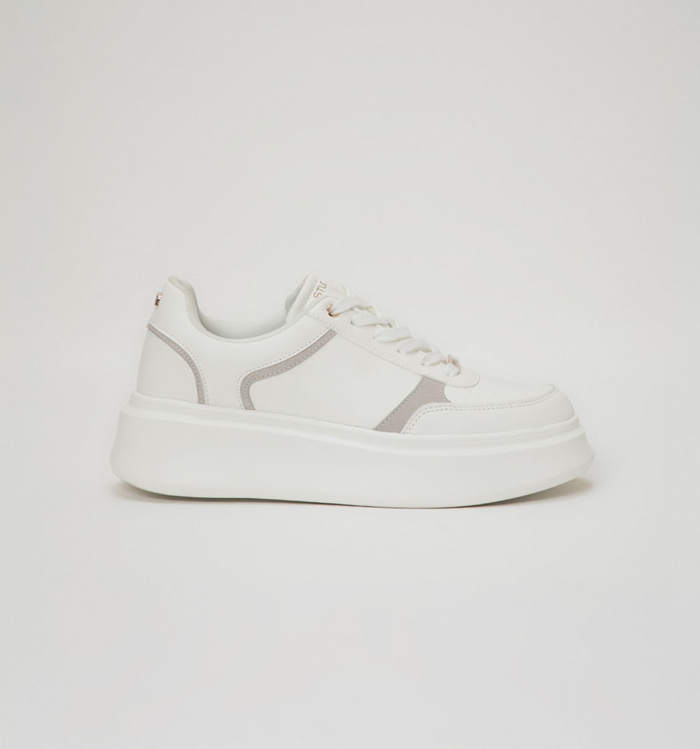 Tenis plataforma con placa dorada