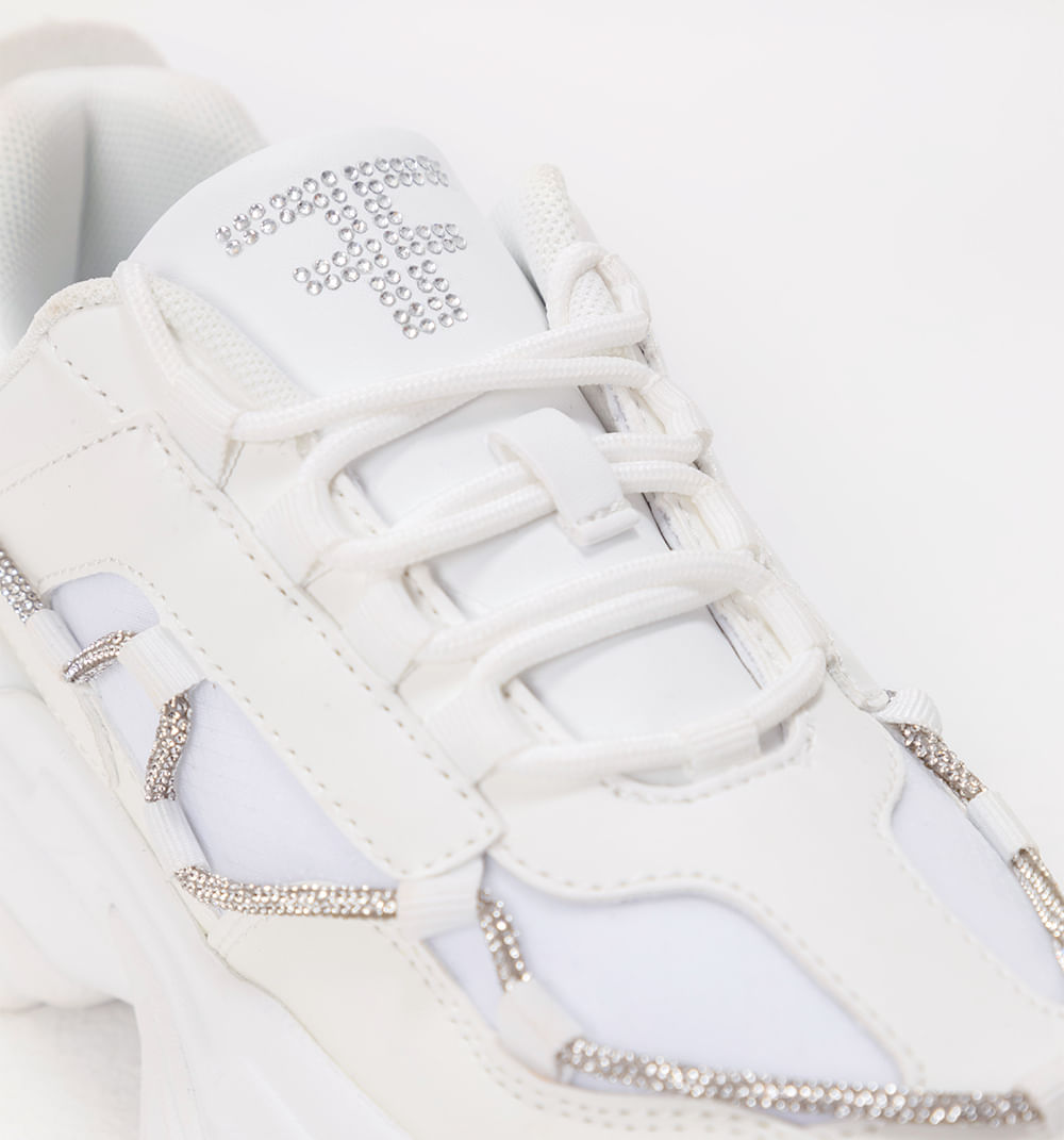 Tenis con malla, capellada con cordon brillante