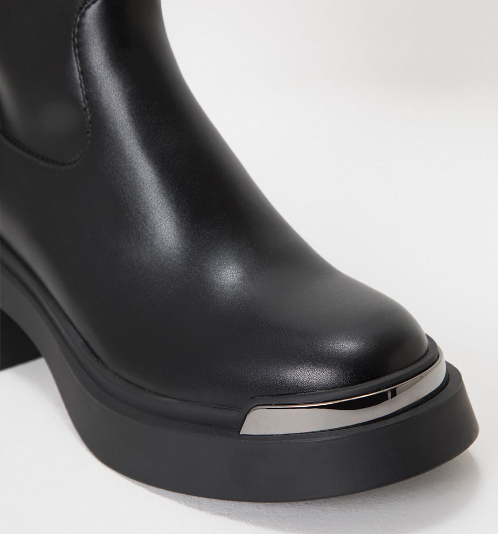 Botin con puntera metalica