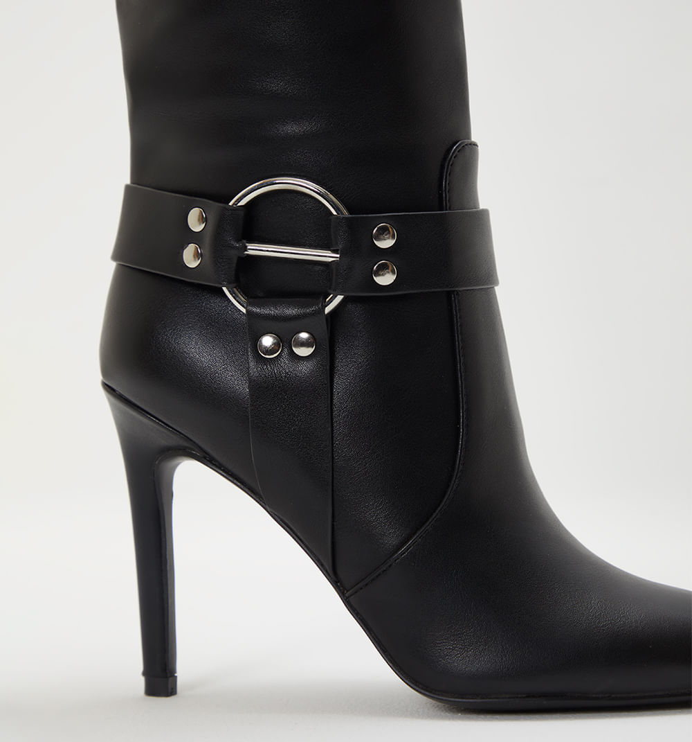 Bota caña alta con herraje