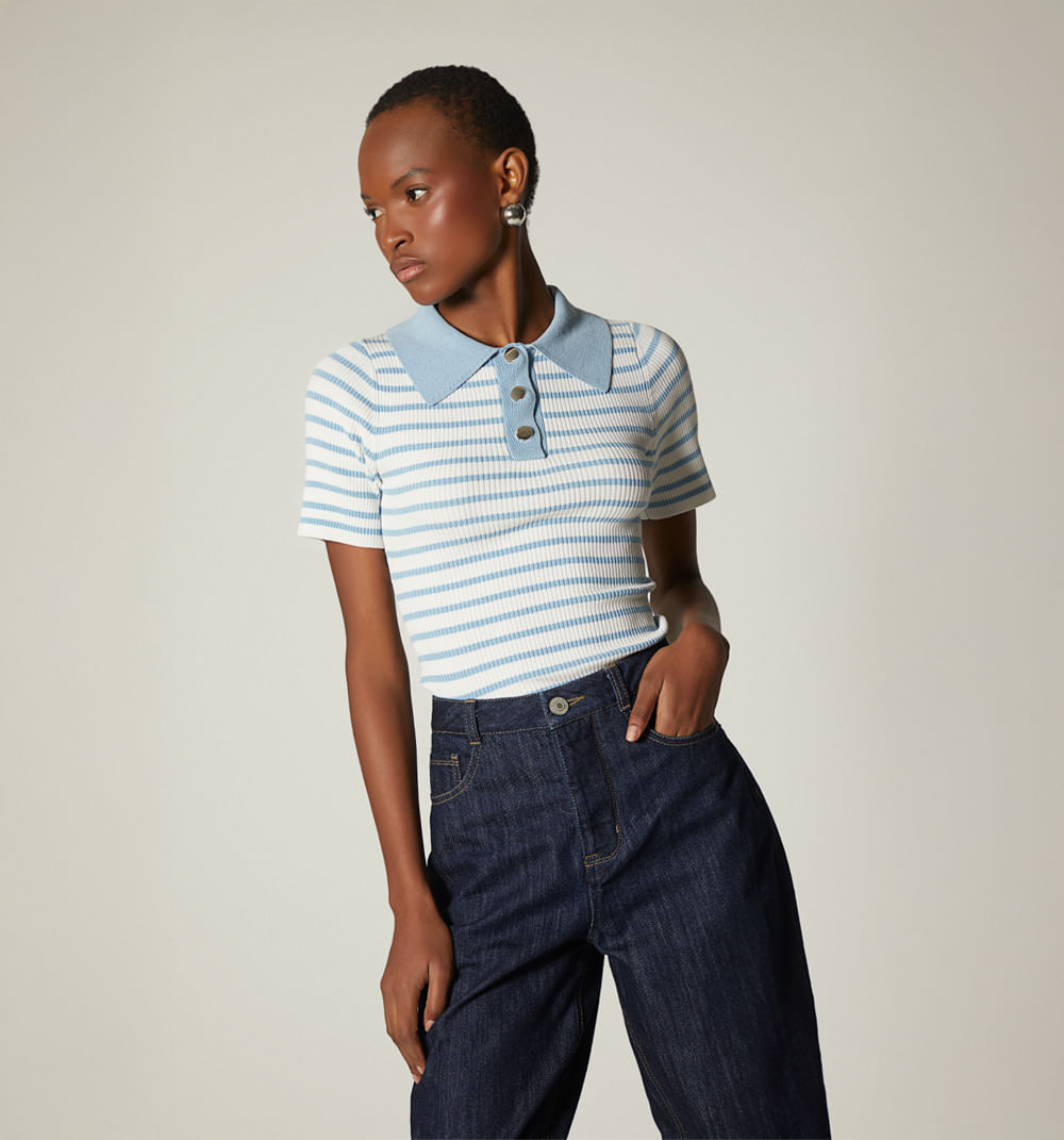 Blusa manga corta tipo polo