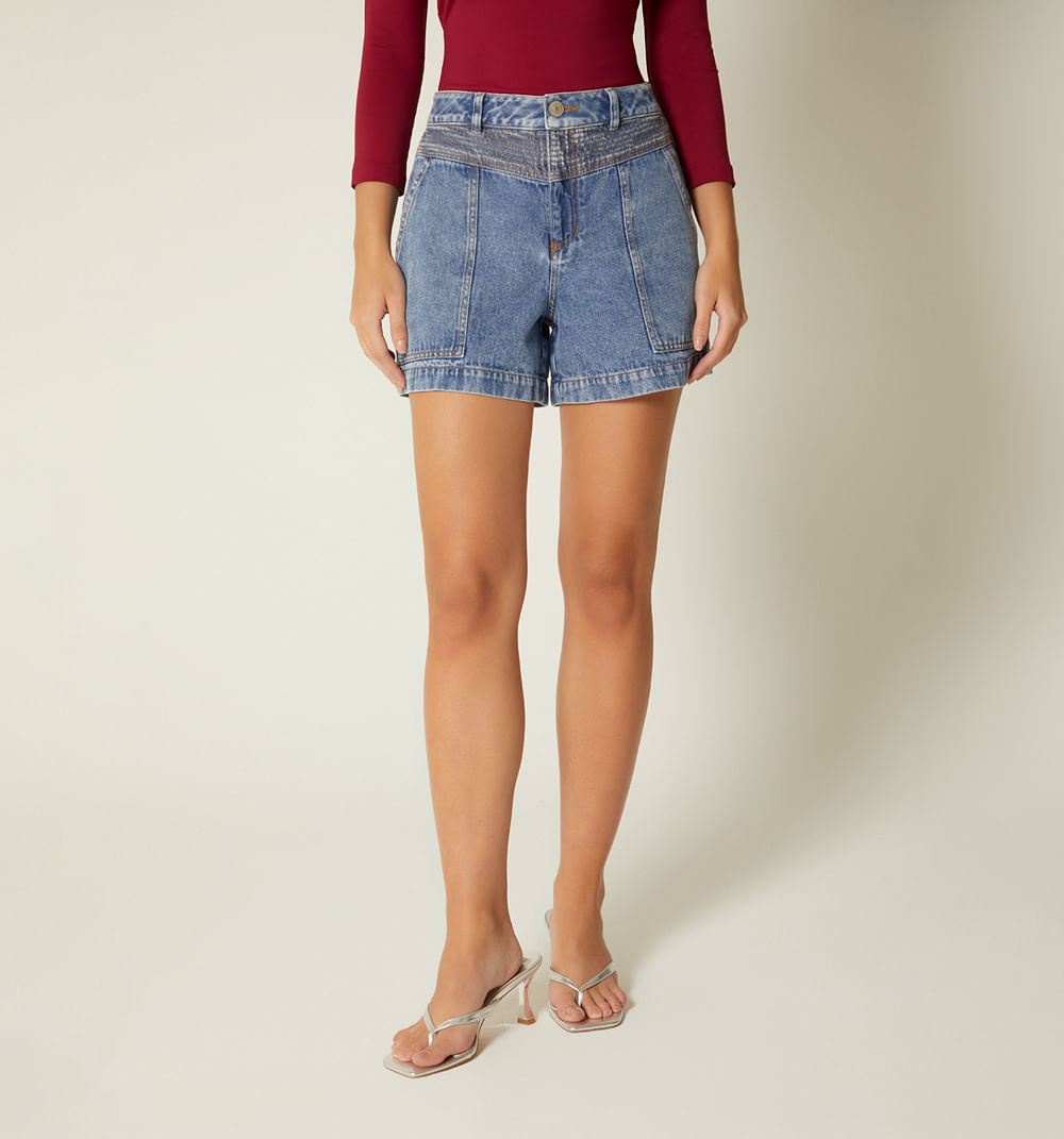 Short tiro alto corte costuras