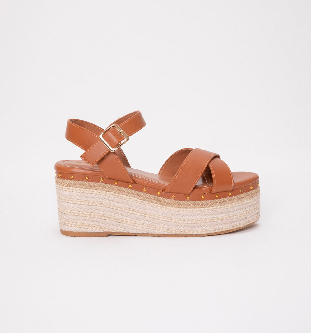 Sandalia planaforma con correas enlazada