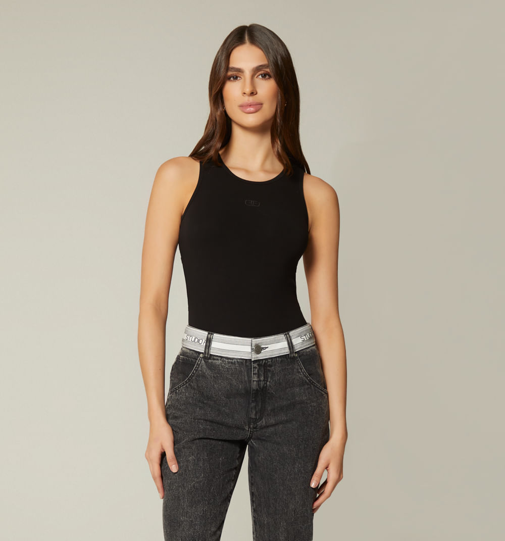 Body sisa espalda descubierta