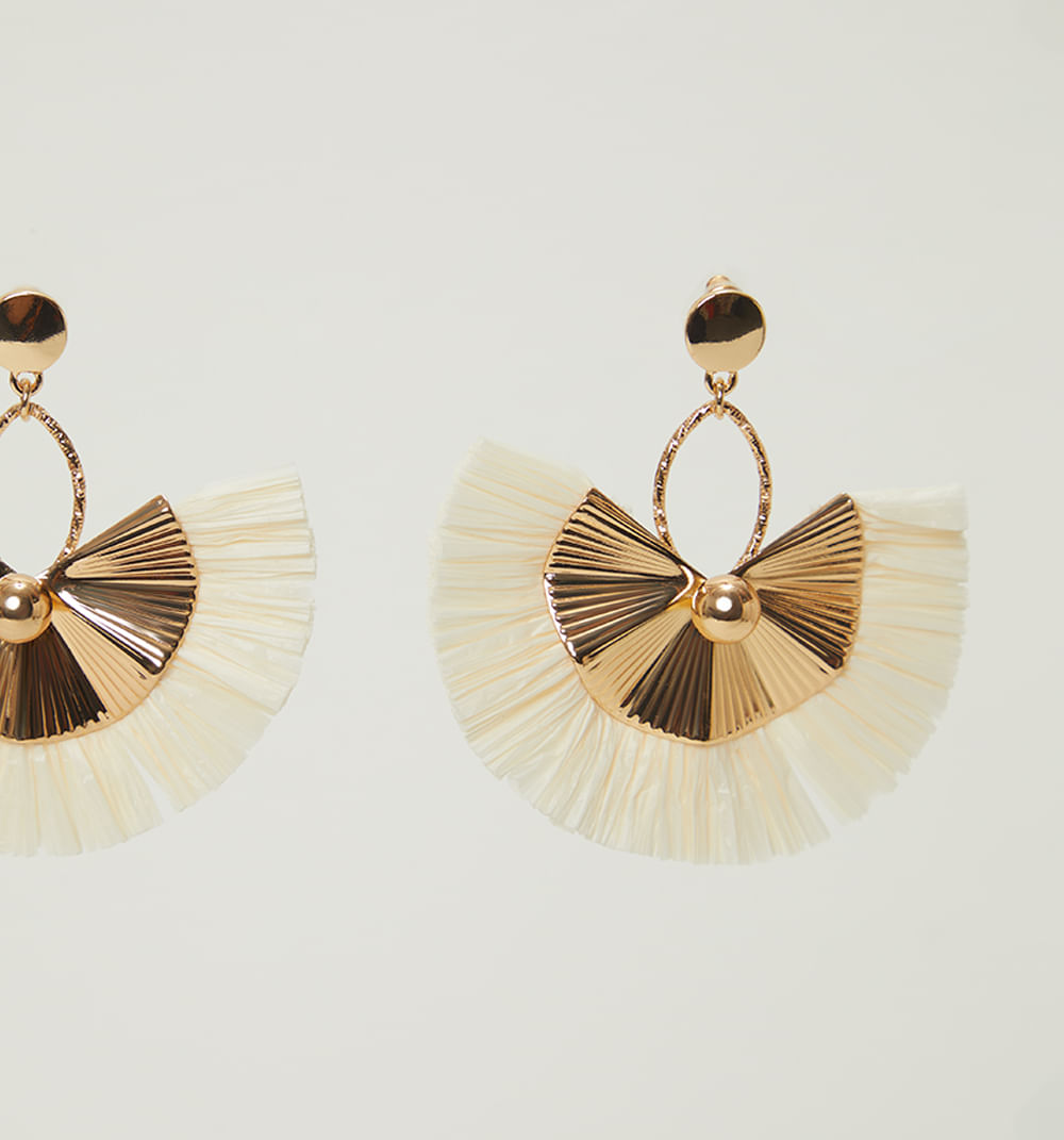 Aretes organicos detalle metalico