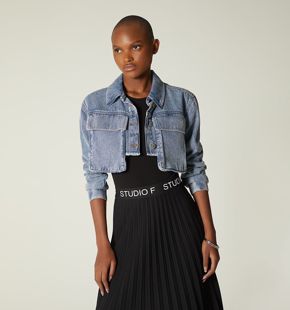 Chaqueta denim corta bolsillo cargo