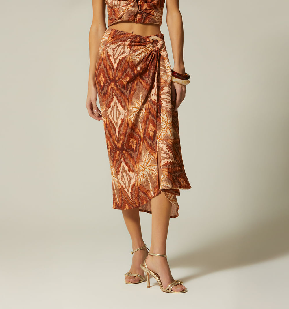 Falda larga tipo pareo con hebillas