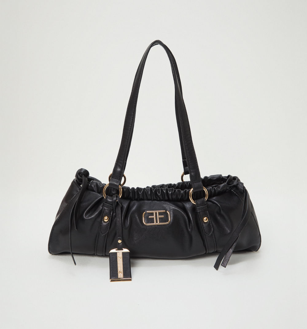 Bolso de hombro con llavero decorativo