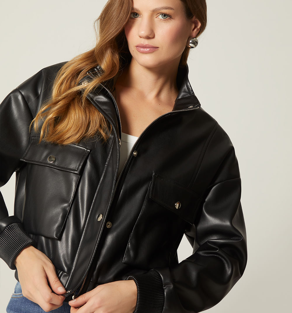 Chaqueta cuello alto maxibolsillo