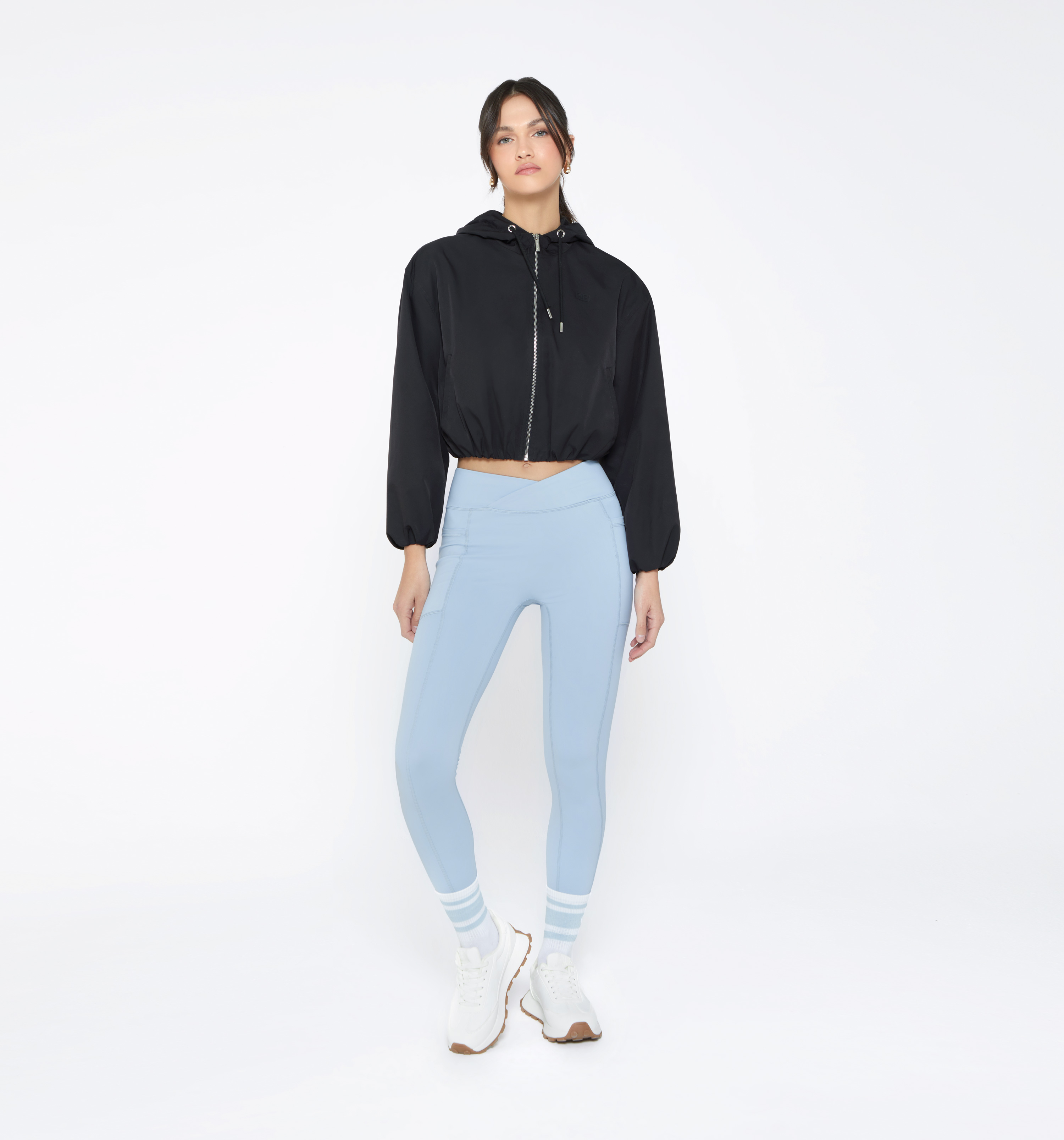 Chaqueta deportiva con capucha -