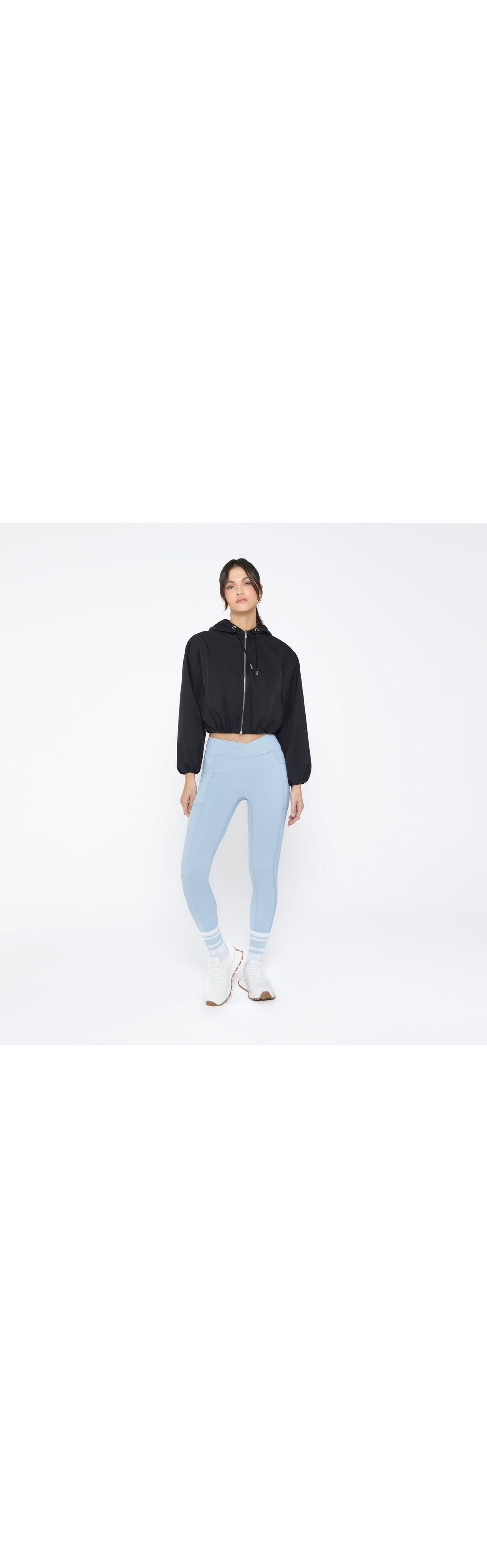 Chaqueta deportiva con capucha