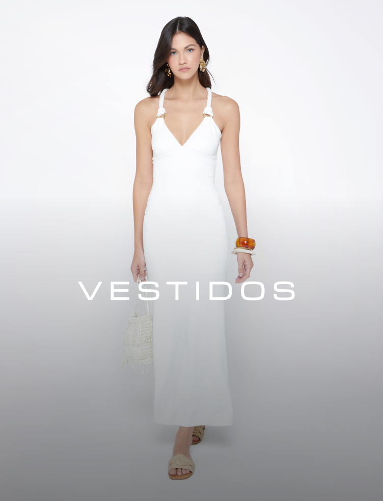 Foto de mujer usando un vestido